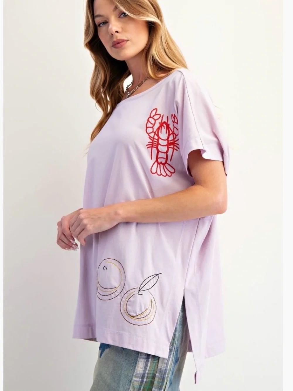 Lavender Embroidered Casual Short Sleeve Tee - Women - Picture 2 of 3